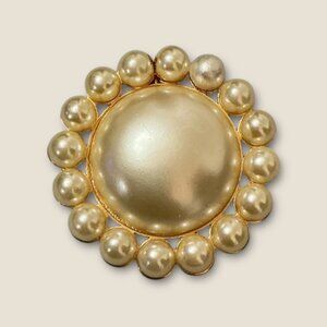 Kenneth J Lane Gold-Tone Faux Pearl Cabochon Round Brooch Pin 1.5"x1.5" Vintage